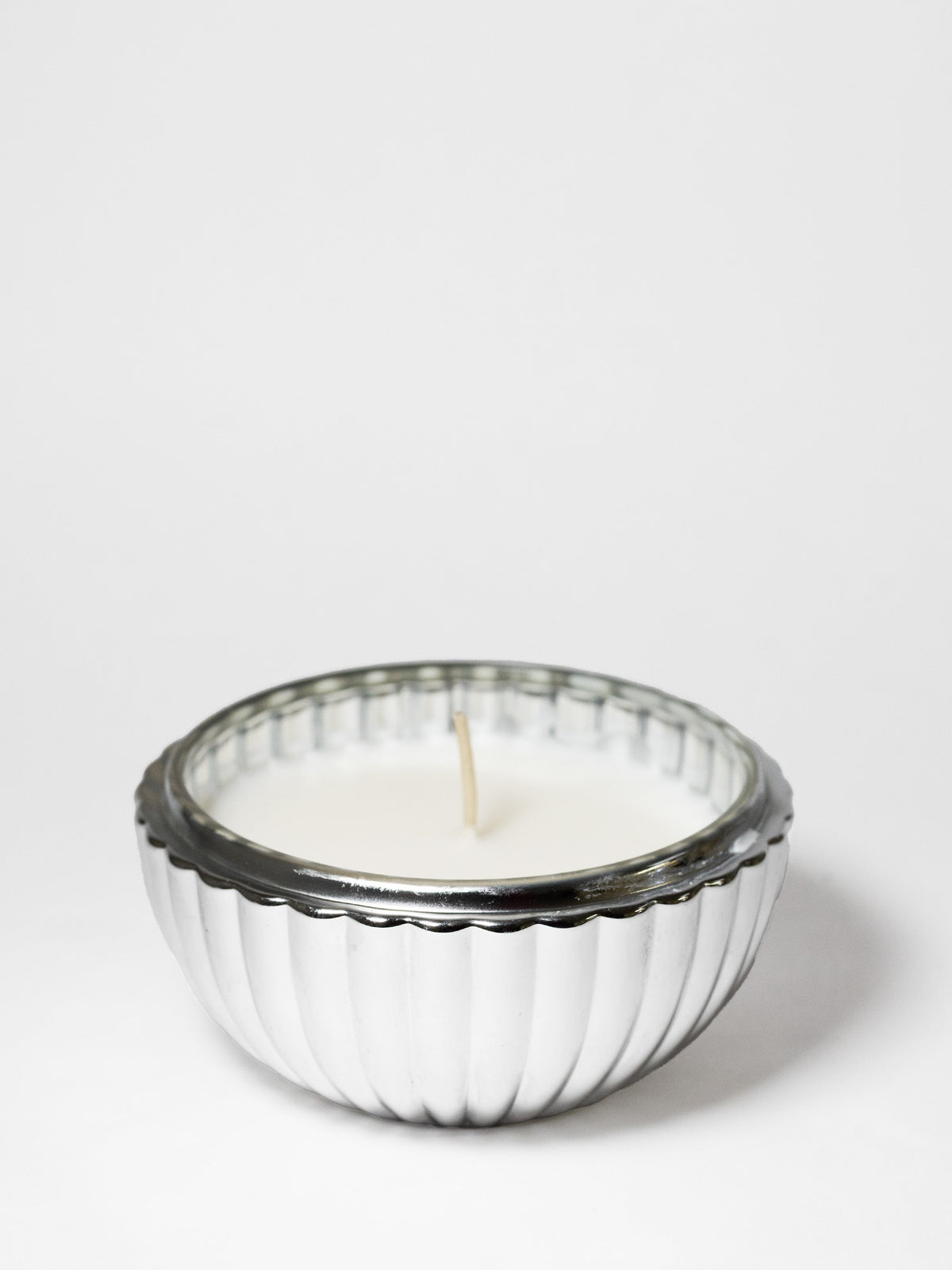 Hand-Poured Premium Cozy Firewood & Silver Fir 6 oz scented candle