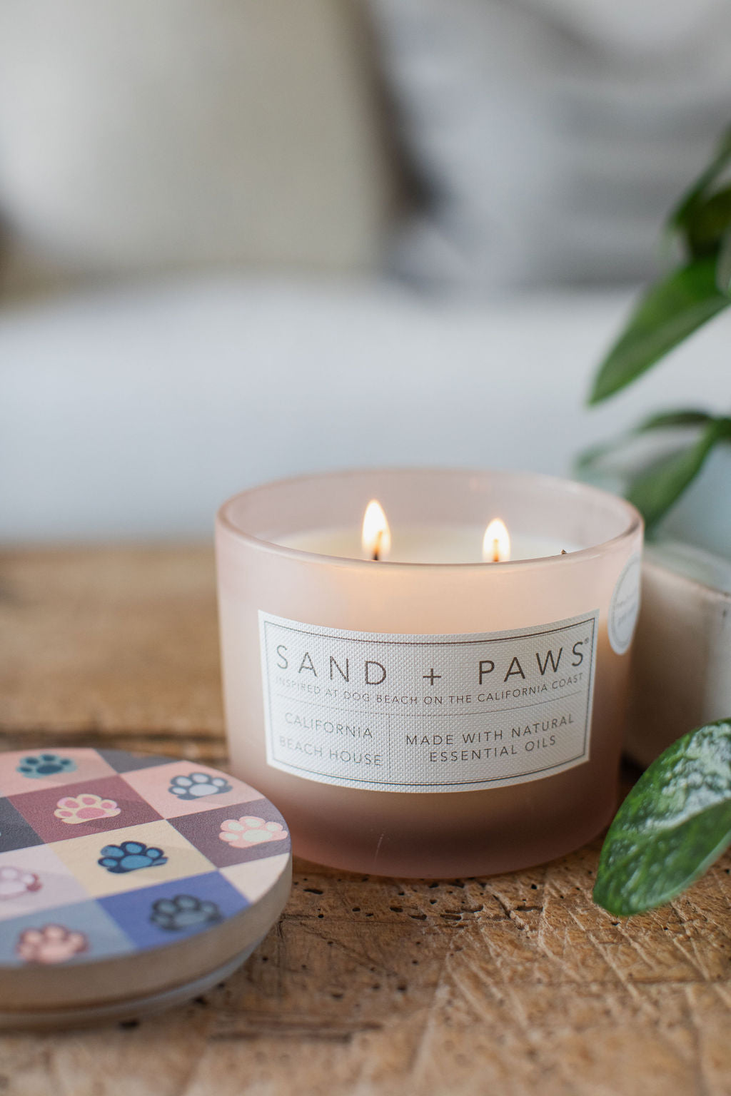 Hand-Poured Premium Cozy Sand + Paws California Beach House 12 oz scented candle