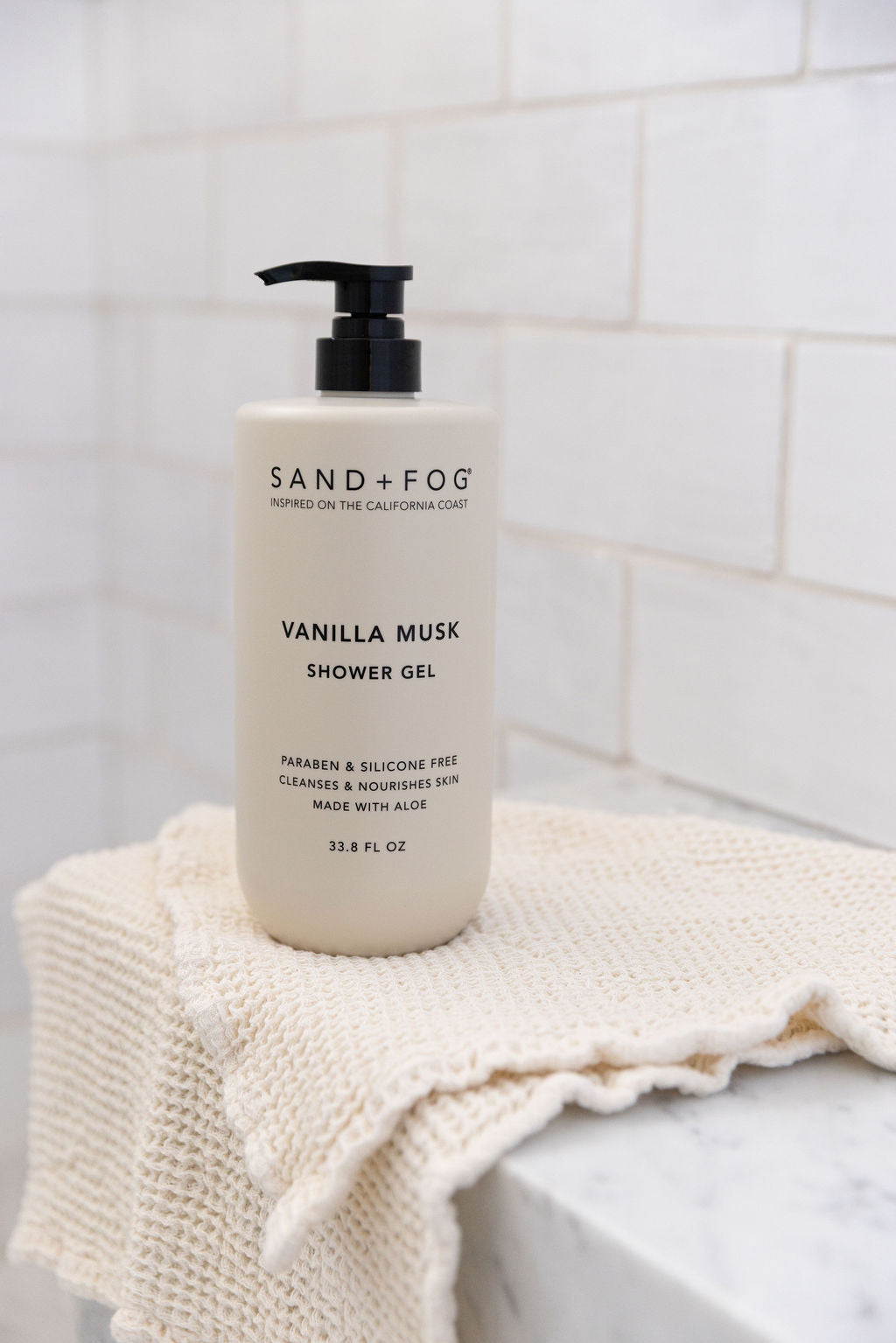 Daily Rejuvenating Nourishing Vanilla Musk 33.8 oz oz Body Wash