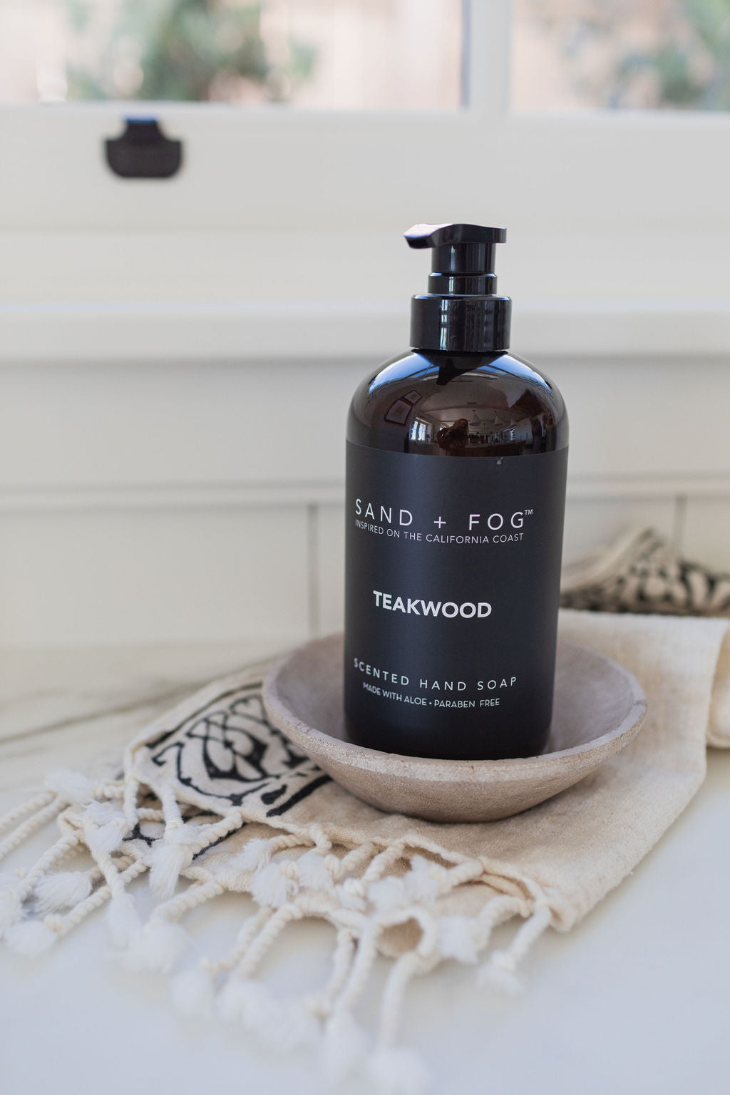 Moisturizing Refreshing Gentle Teakwood 20 oz Liquid Hand Soap