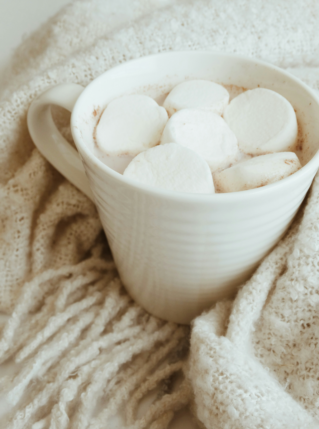 Daily Rejuvenating Nourishing Marshmallow Skies 32 oz Body Wash