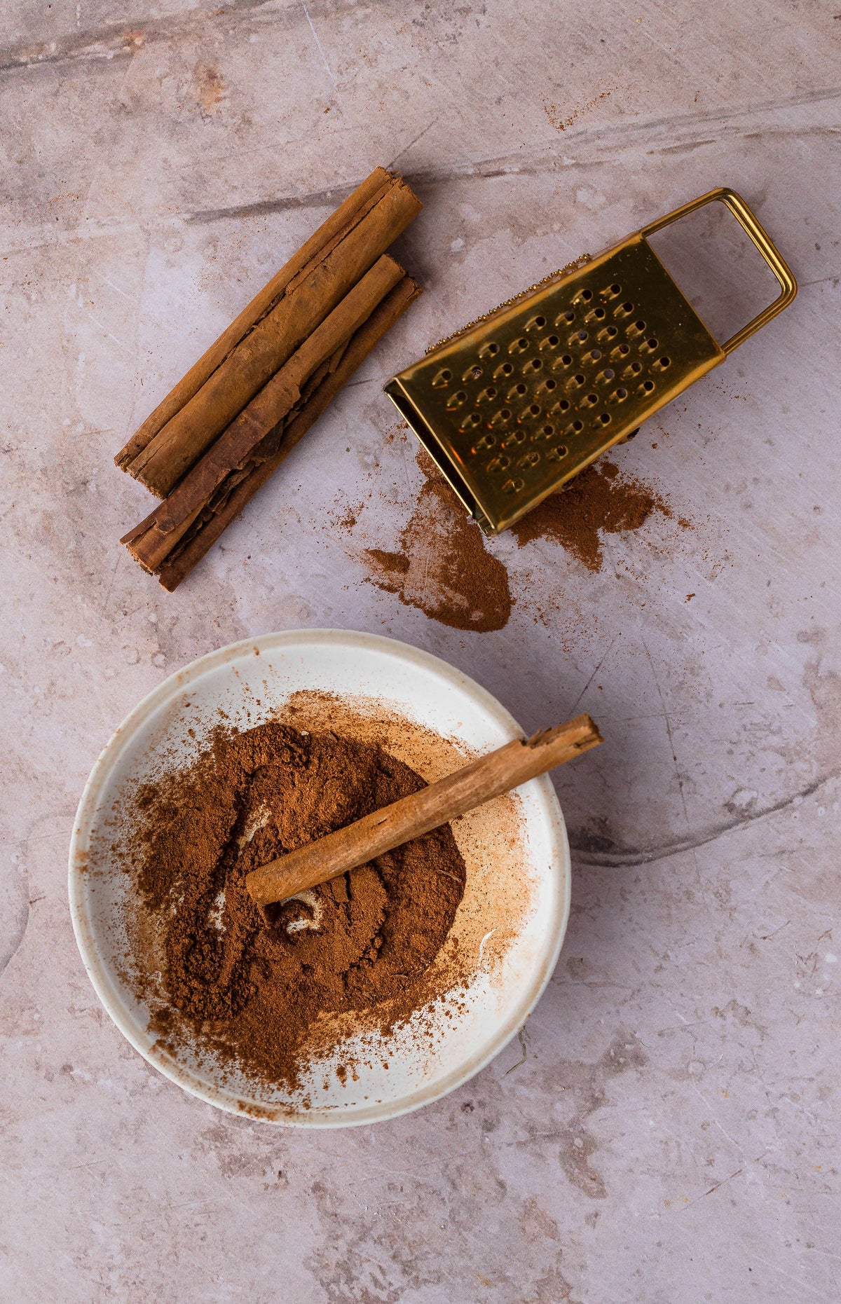 Hand-Poured Premium Cozy Cinnamon Vanilla 12 oz scented candle